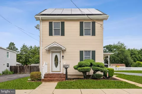 25 Hunt St, Woodstown, NJ 08098