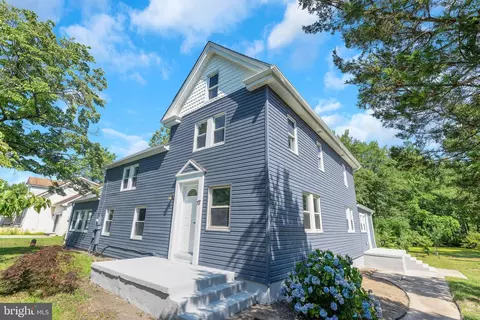 17 Sportsmans Rd, Carneys Point, NJ 08069