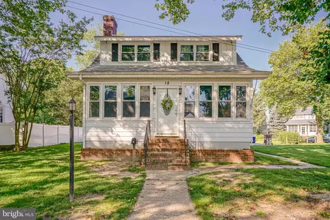 18 Spring St, Carneys Point, NJ 08069