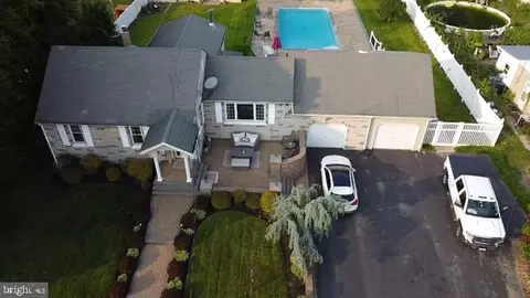 51 Washington Ave, Carneys Point, NJ 08069