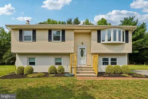 44 Oaklyn Ter, Elmer, NJ 08318