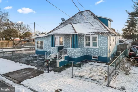 14 E Union St, Penns Grove, NJ 08069