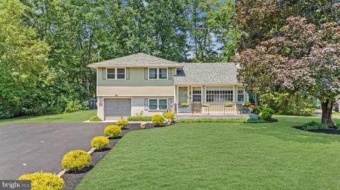 68 Pindale Dr, Pittsgrove, NJ 08318