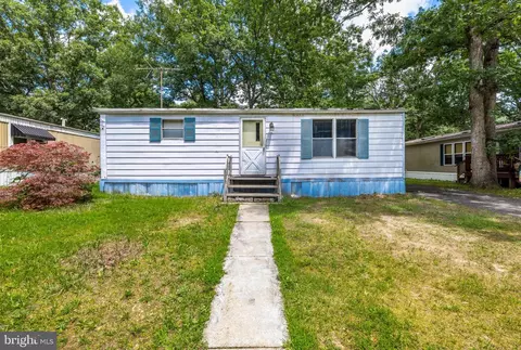 25 Elmwood Dr, Pittsgrove, NJ 08318