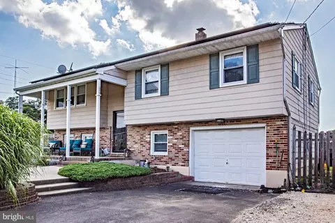 183 Salem Dr, Pennsville, NJ 08070