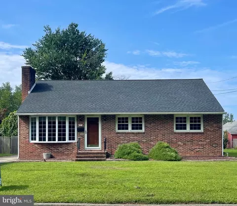27 New Jersey Ave, Pennsville, NJ 08070