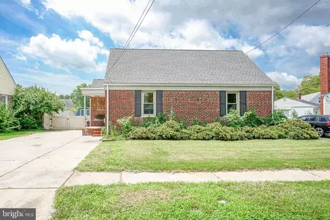 246 Dixie Dr, Carneys Point, NJ 08069