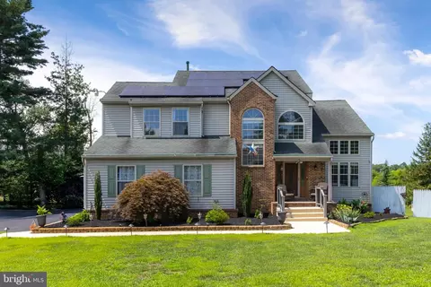 17 Lake Centerton Dr, Pittsgrove, NJ 08318