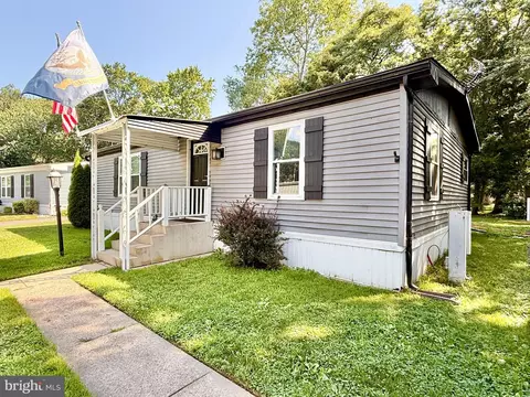 26 Cedarwood Ave, Pittsgrove, NJ 08318