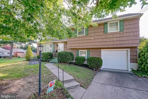 20 Grace Ave, Pennsville, NJ 08070