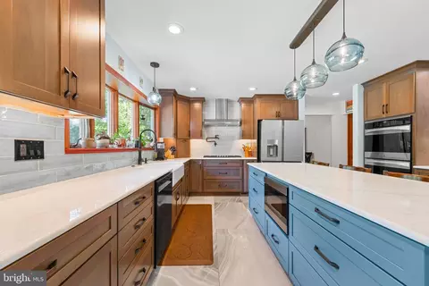11 Mimosa Ln, Pilesgrove, NJ 08098