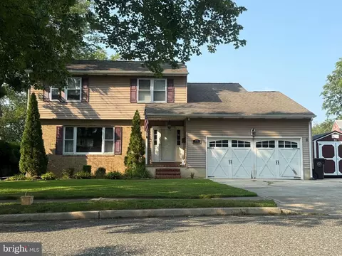 63 Wynnwood St, Woodstown, NJ 08098