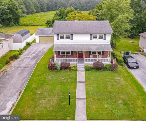10 Leap Dr, Pennsville, NJ 08070