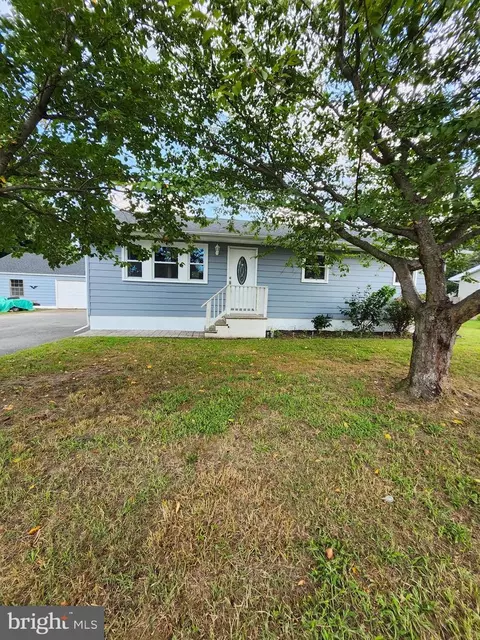 132 Quaker Rd, Pennsville, NJ 08070