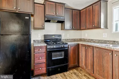 27 Briarwood Ln, Pittsgrove, NJ 08318