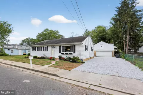 120 Lincoln Dr, Pennsville, NJ 08070