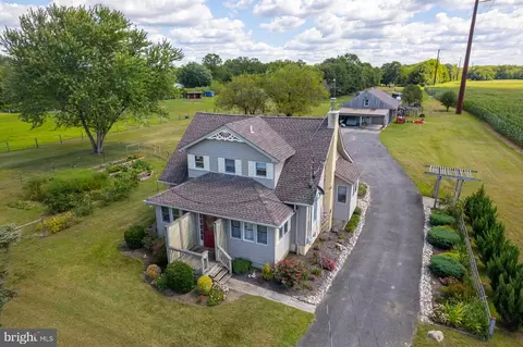 111 N Golfwood Ave, Carneys Point, NJ 08069
