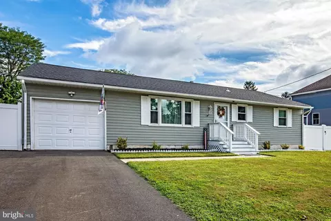 10 Lafayette Rd, Pennsville, NJ 08070