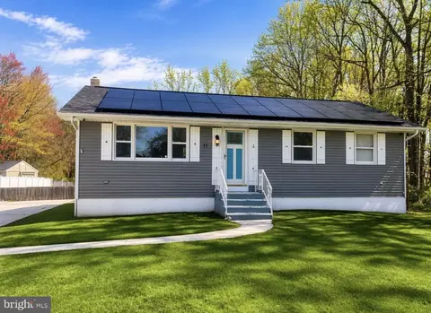 11 Leap Ct, Pennsville, NJ 08070