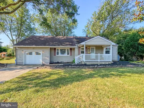 386 Manor Ave, Carneys Point, NJ 08069