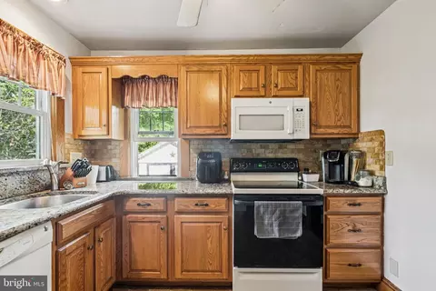Kitchen - 19 Sickler St, Quinton, NJ 08072 photo 2 of 2