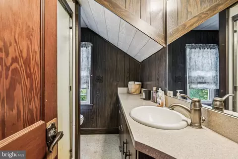 Bath - 19 Sickler St, Quinton, NJ 08072 photo 1 of 1