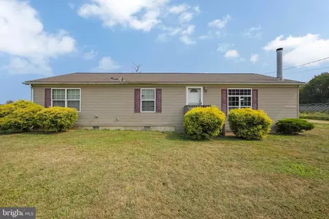 54 Three Bridge Rd, Monroeville, NJ 08343