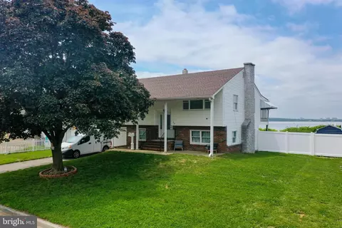 49 Delaware Dr, Penns Grove, NJ 08069