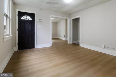 Entry Way - 116 8th St, Salem, NJ 08079 photo 1 of 6