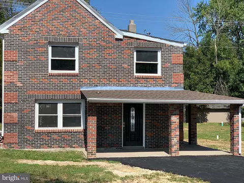 276 Woodstown Daretown, Pilesgrove, NJ 08098