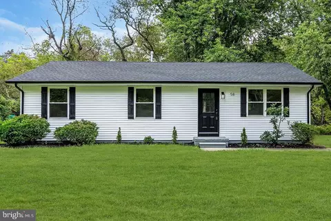 58 Wallace St, Elmer, NJ 08318