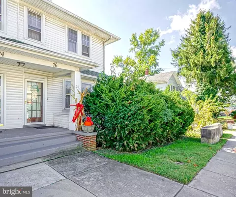 76 Chestnut St, Elmer, NJ 08318