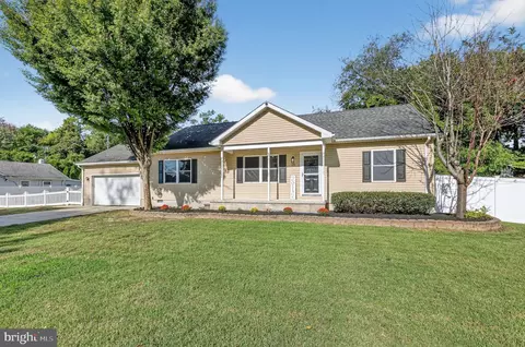 13 Miramar Dr, Pennsville, NJ 08070