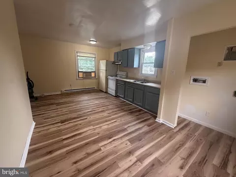 16 Pine St, Deepwater, NJ 08023 photo 3