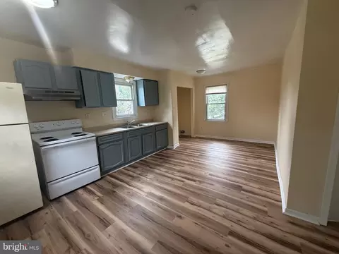 16 Pine St, Deepwater, NJ 08023 photo 4