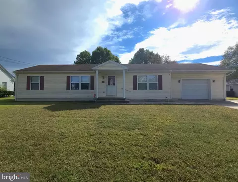 167 N Dolbow Ave, Carneys Point, NJ 08069