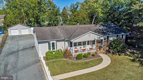 12 School Ln, Alloway, NJ 08001