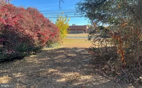 249 Chestnut St, Salem, NJ 08079