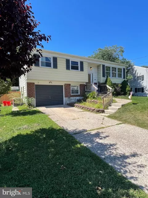 292 Justice Dr, Carneys Point, NJ 08069