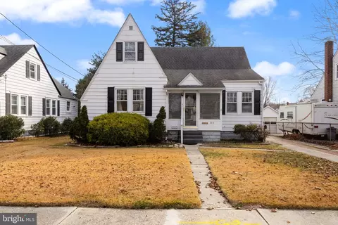 303 Pine St, Carneys Point, NJ 08069