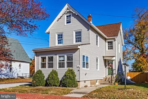 56 Main St, Hancocks Bridge, NJ 08038