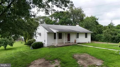 497 Robinson Rd, Carneys Point, NJ 08069