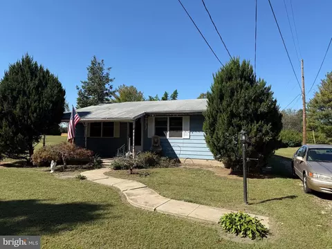 12 Garrison Rd, Elmer, NJ 08318