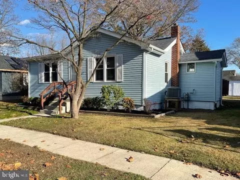 289 C St, Carneys Point, NJ 08069