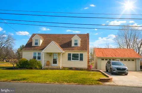 332 Daretown, Elmer, NJ 08318
