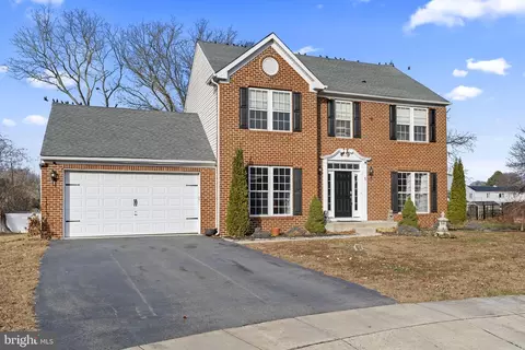 5 Panama Ct, Carneys Point, NJ 08069