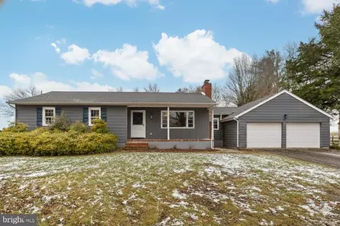 16 New St, Hancocks Bridge, NJ 08038