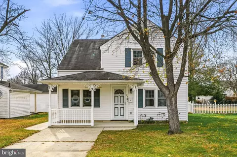 26 Maplewood Ave, Carneys Point, NJ 08069