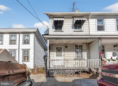 12 Church St, Salem, NJ 08079