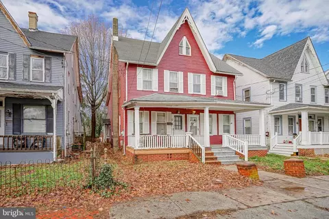 79 Walnut St, Salem, NJ 08079